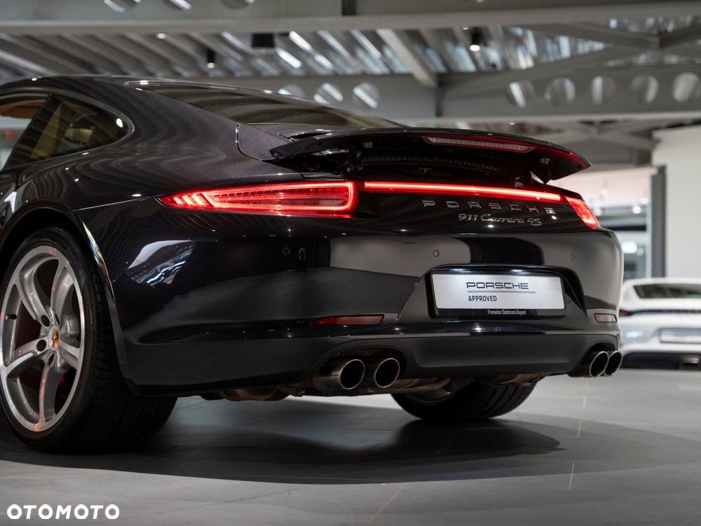 Porsche 911 - 22