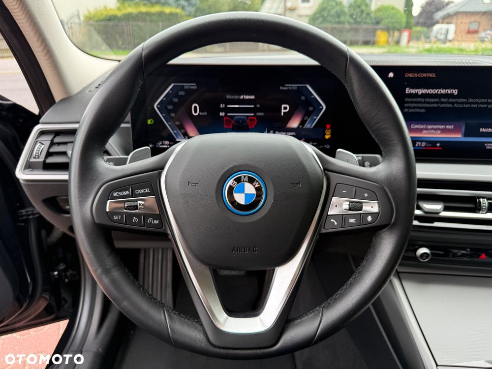 BMW Seria 3 320e PHEV sport - 29