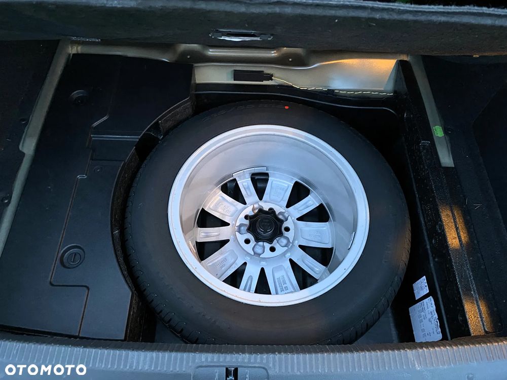 Volkswagen Passat 1.6 TDI Comfortline - 24