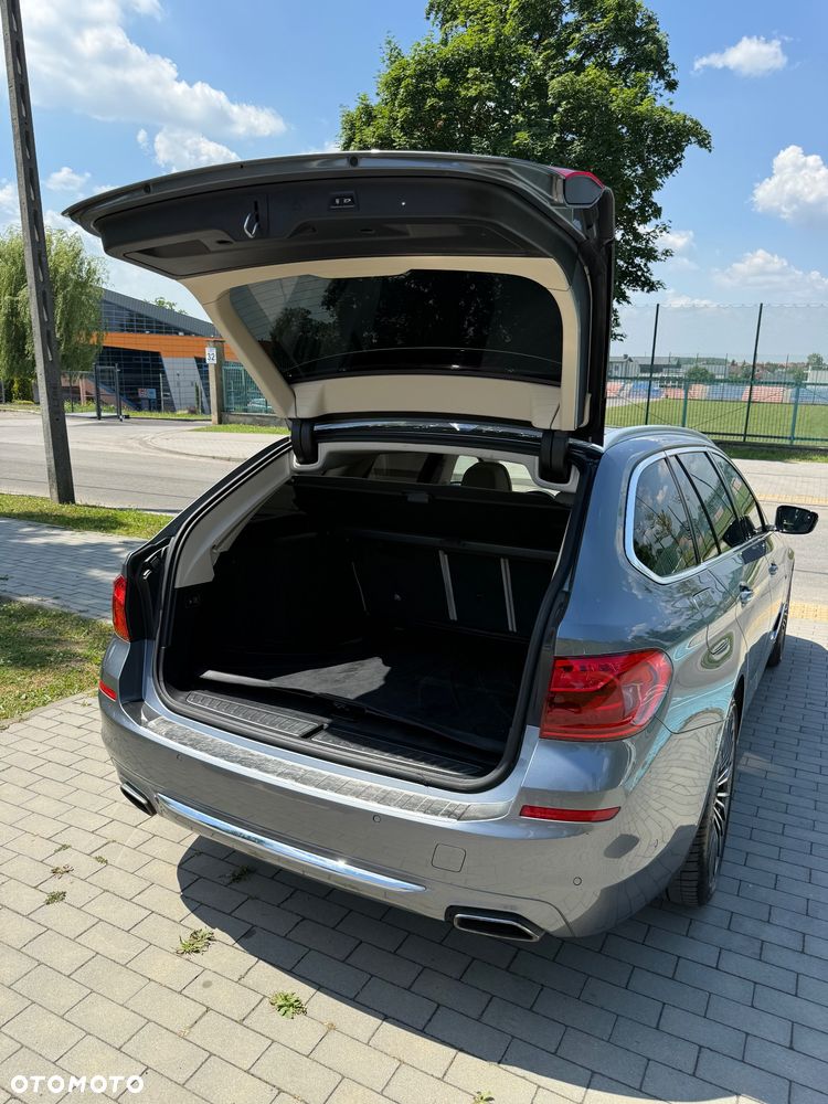 BMW Seria 5 540i xDrive Luxury Line - 7