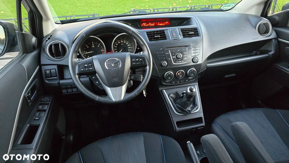 Mazda 5 - 10