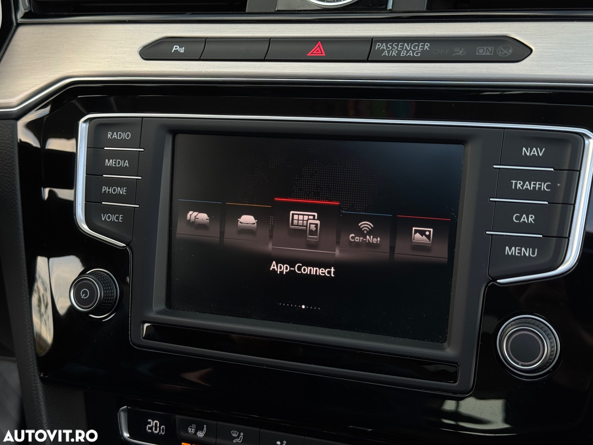Volkswagen Passat Variant 2.0 TDI DSG 4Motion Highline - 29