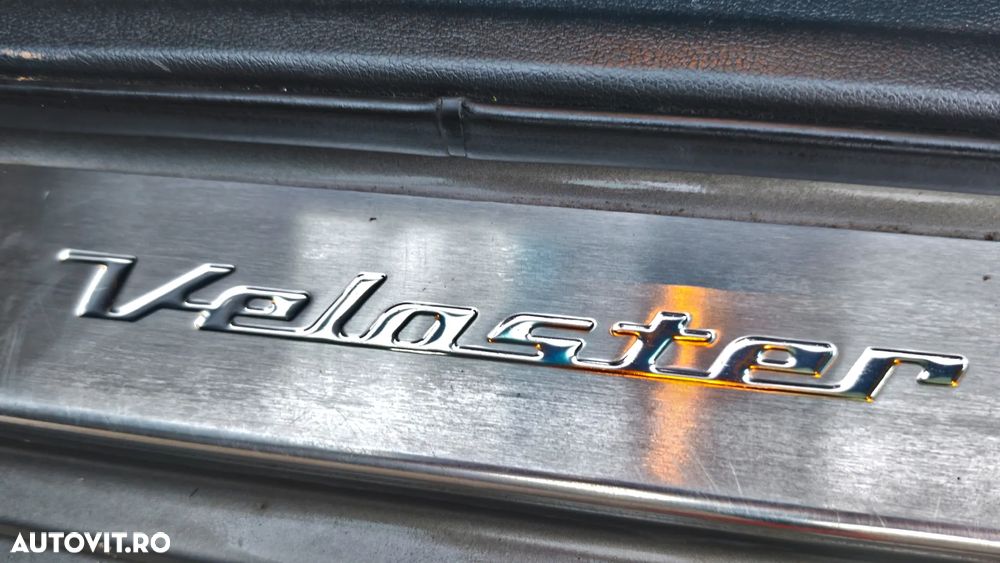 Hyundai Veloster 1.6 Turbo Matt Finish - 38