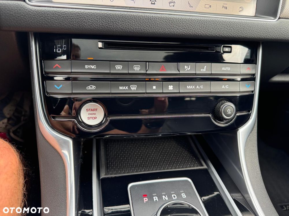 Jaguar XF 30d 300 Sport - 15