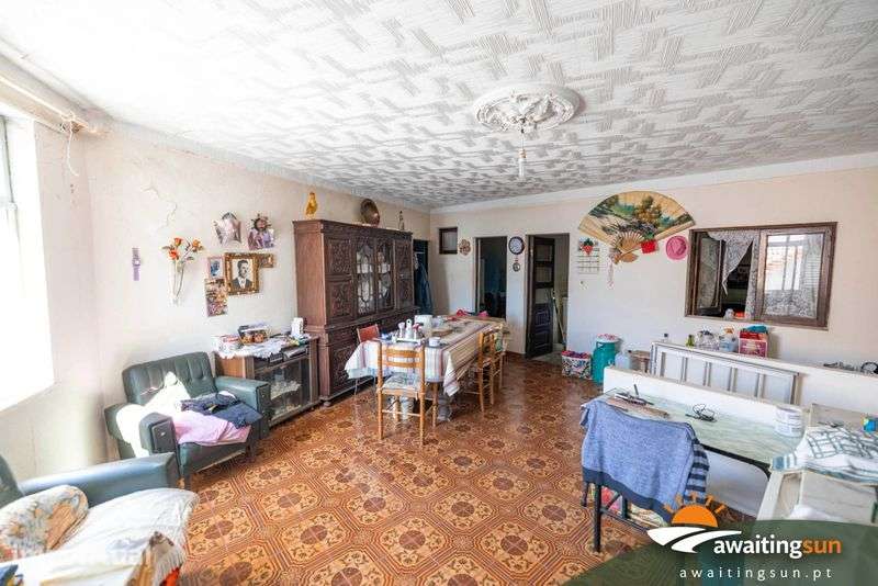 Grande Casa T7 com Potencial em Casteleiro - Grande imagem: 5/12