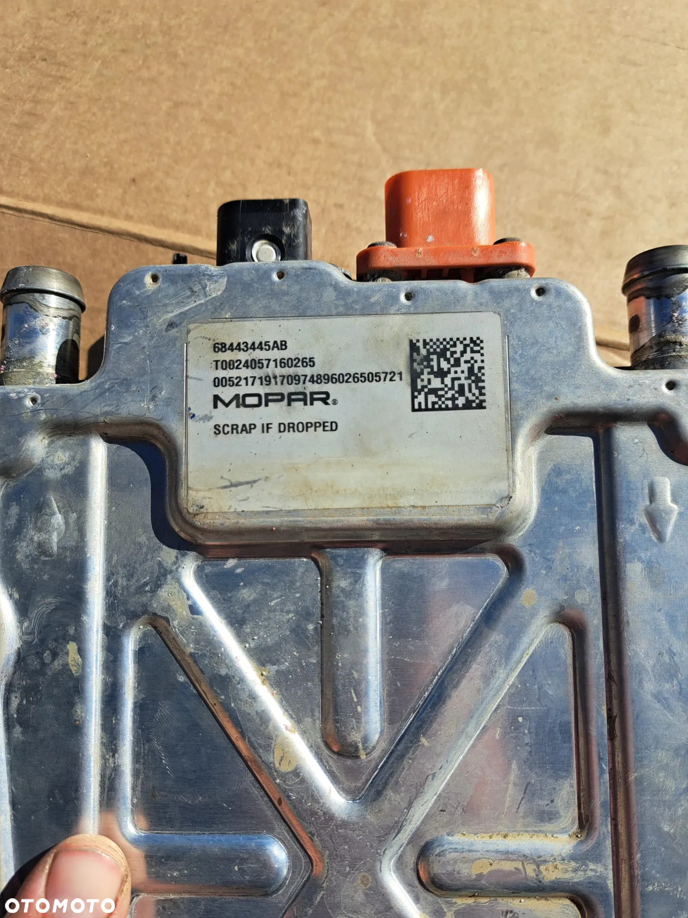Podgrzewacz grzałka akumulatora Jeep	Wrangler JL Grand Cherokee 4xe Chrysler Voyager Pacifica 68443445AB Webasto - 3