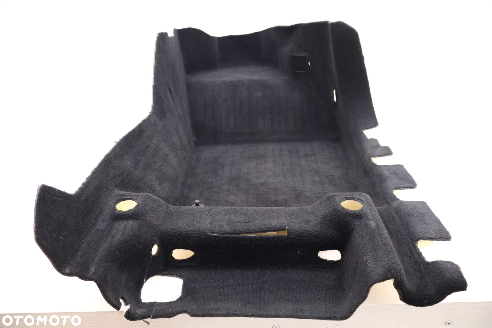 VOLVO XC60 II WYKŁADZINA PASAŻERA PRAWA PRZÓD 31463739 - 2