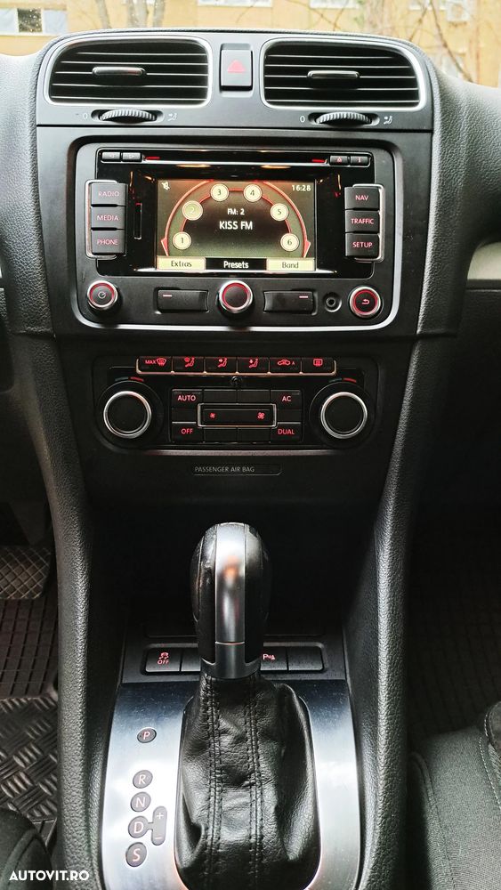 Volkswagen Golf 1.6 TDI DPF DSG Highline - 9