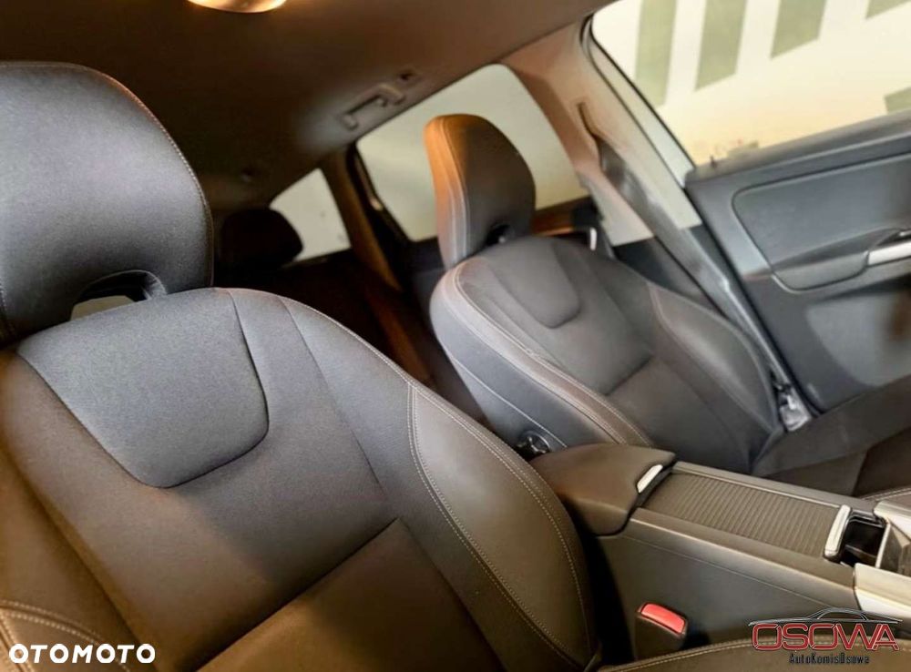 Volvo XC 60 D4 Geartronic Momentum - 16