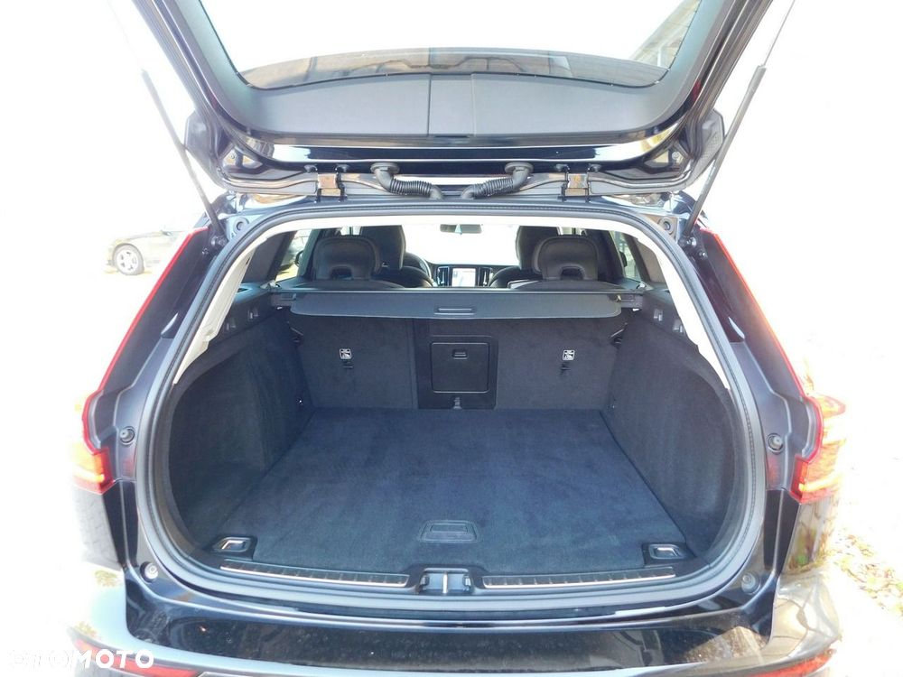 Volvo V60 B3 B DKG Essential - 22