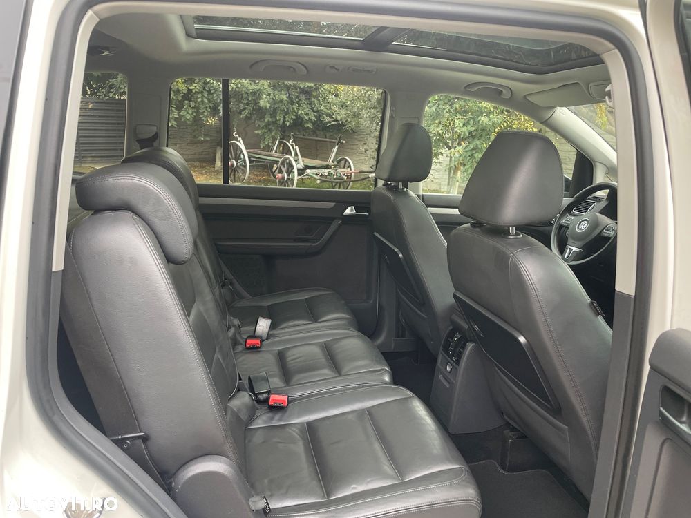 Volkswagen Touran - 22