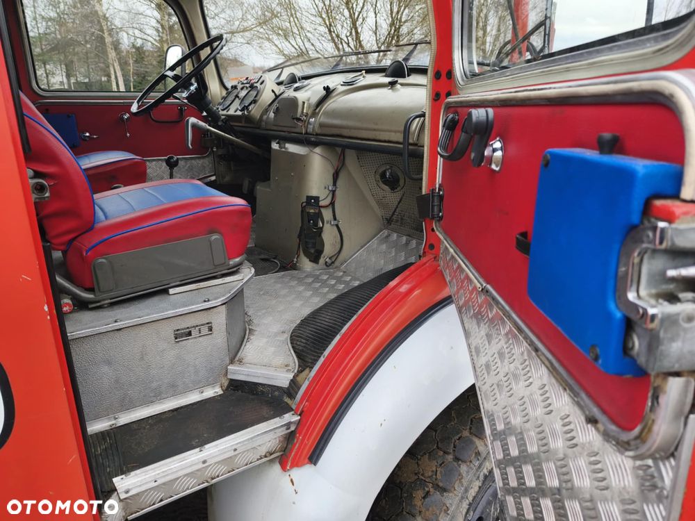 Mercedes-Benz LAF 1113 B - 9