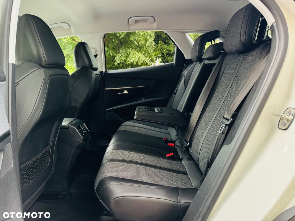 Peugeot 3008 BlueHDi 130 Stop & Start Allure Pack - 32
