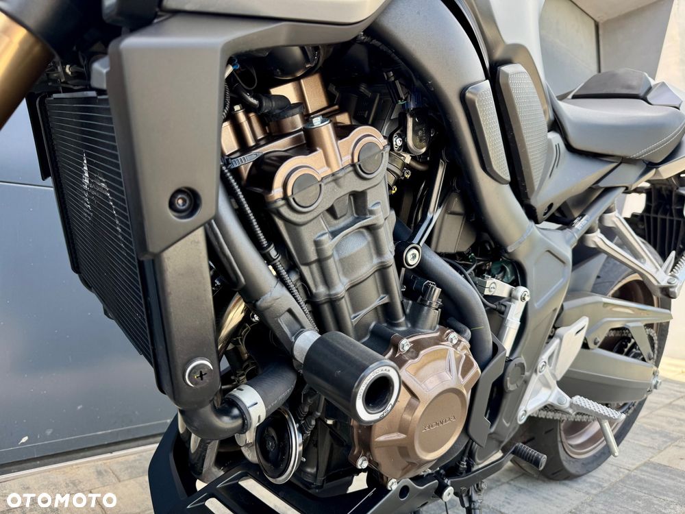 Honda CB - 23
