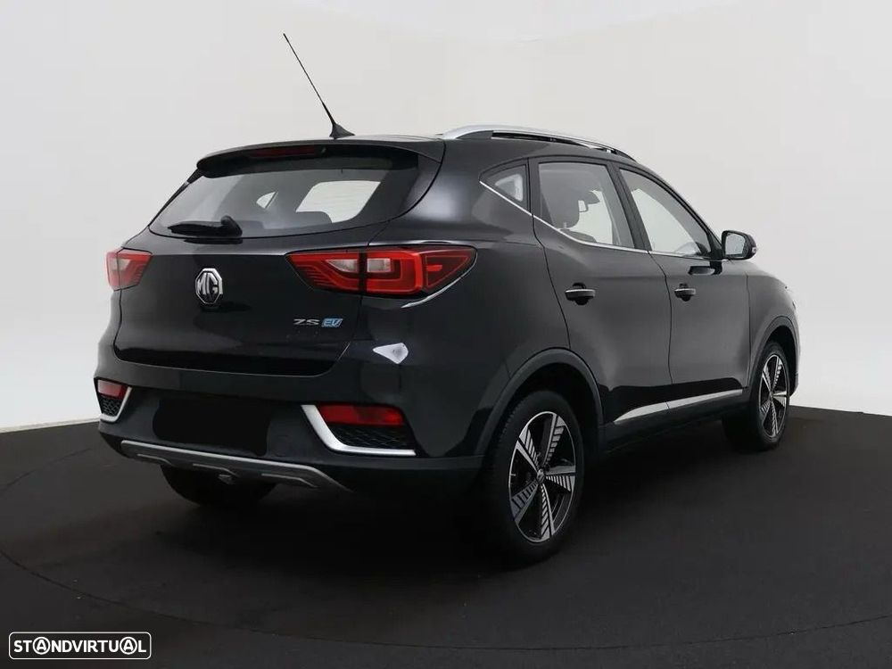 MG ZS - 8