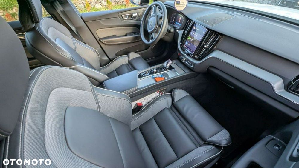 Volvo XC 60 B4 D AWD Geartronic RDesign - 29