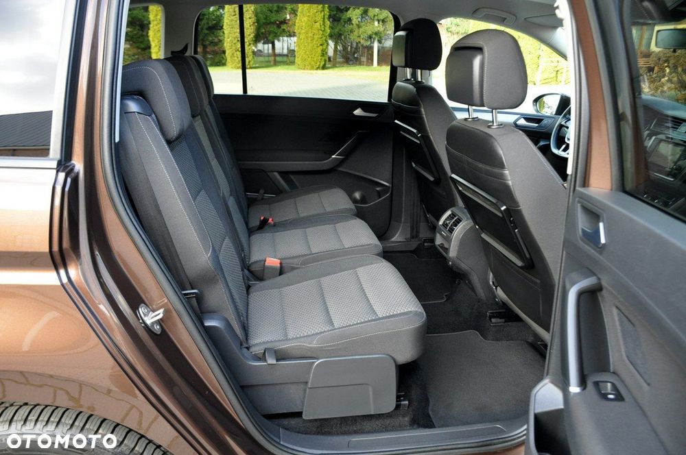 Volkswagen Touran - 19