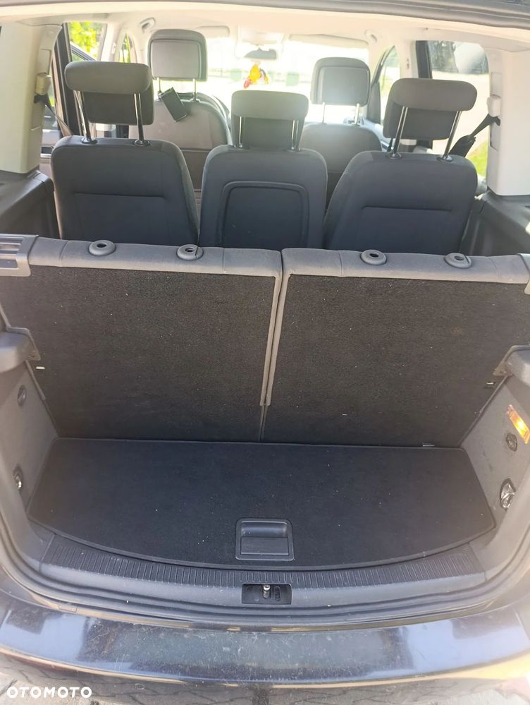 Volkswagen Touran 2.0 TDI DPF Highline DSG - 10