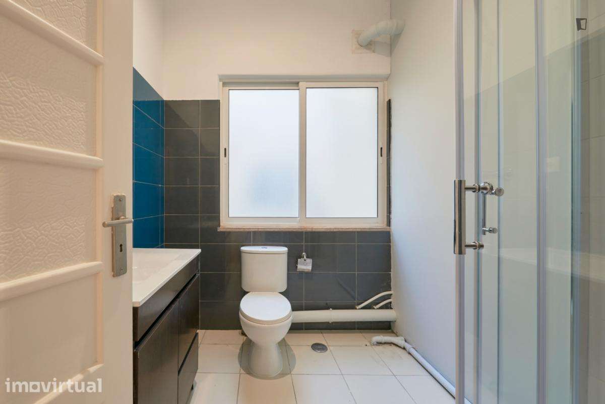 Quarto - localizado em Alameda Lisbon - Grande imagem: 3/25