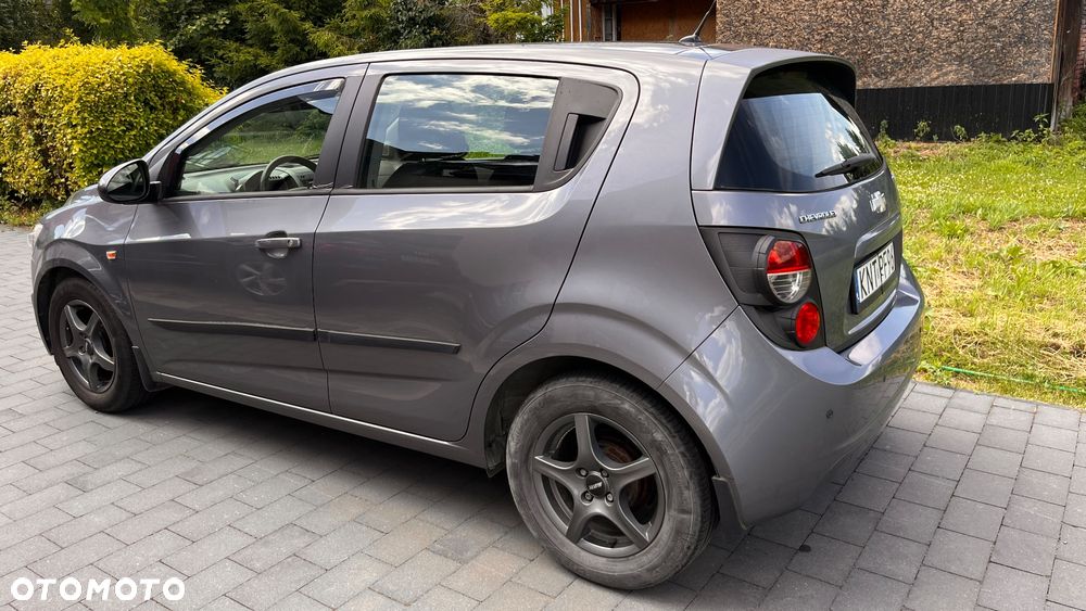 Chevrolet Aveo 1.2 LT - 10