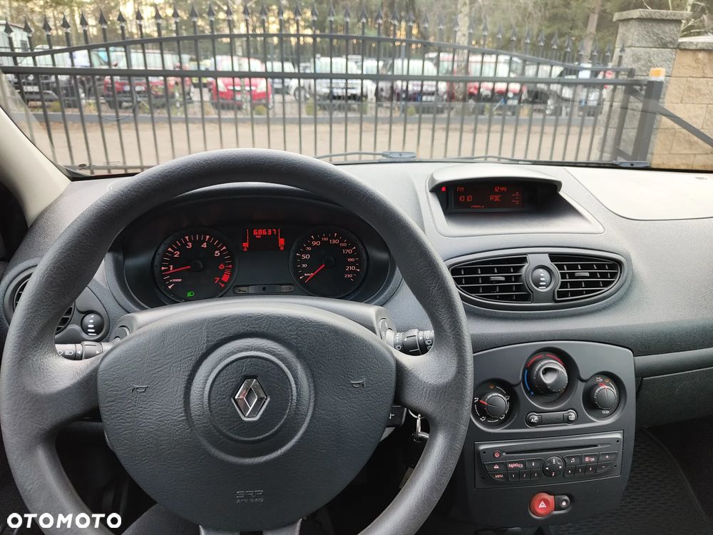 Renault Clio 1.2 16V 75 Expression - 14