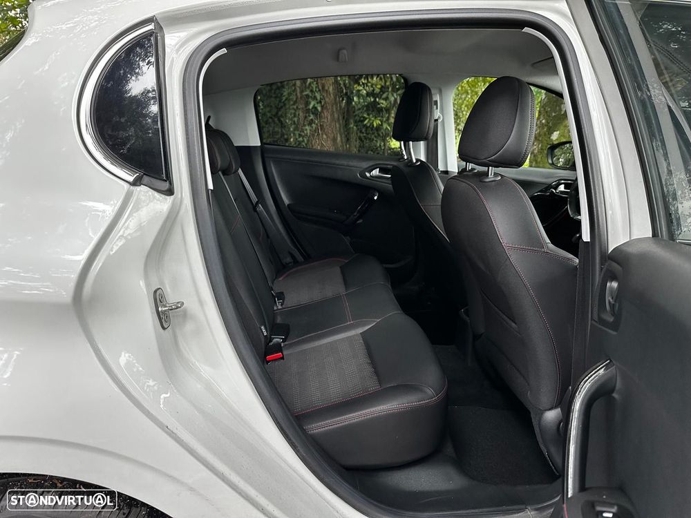 Peugeot 208 1.2 PureTech GT Line - 7