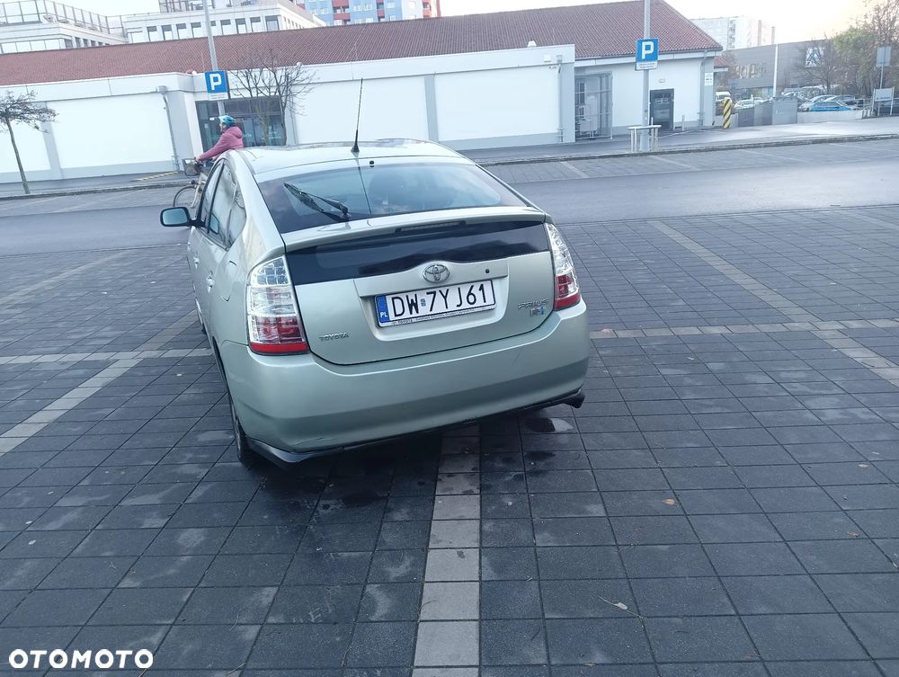 Toyota Prius 1.5 VVT-i Sol - 4