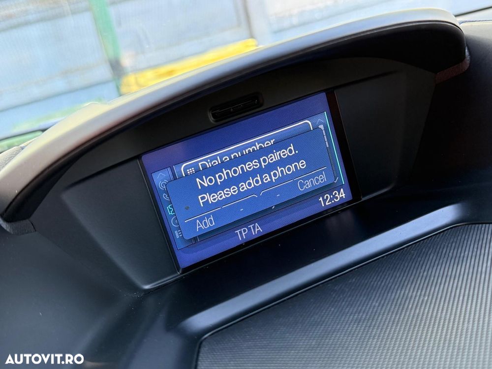 Ford Kuga - 27