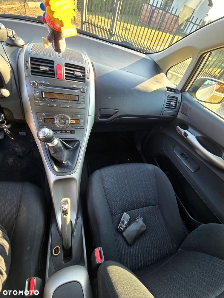 Toyota Auris 2.0 D-4D 2010 - 14