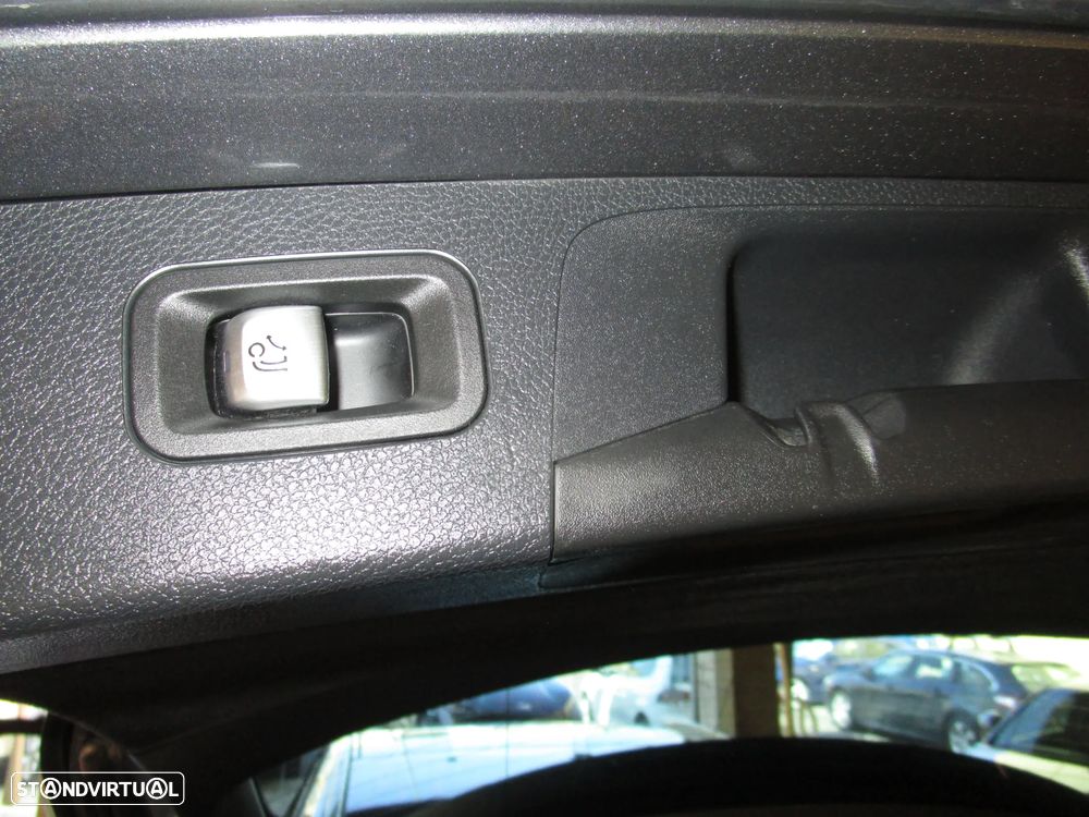 Mercedes-Benz E 220 d 4Matic All-Terrain 9G-TRONIC Exclusive - 22
