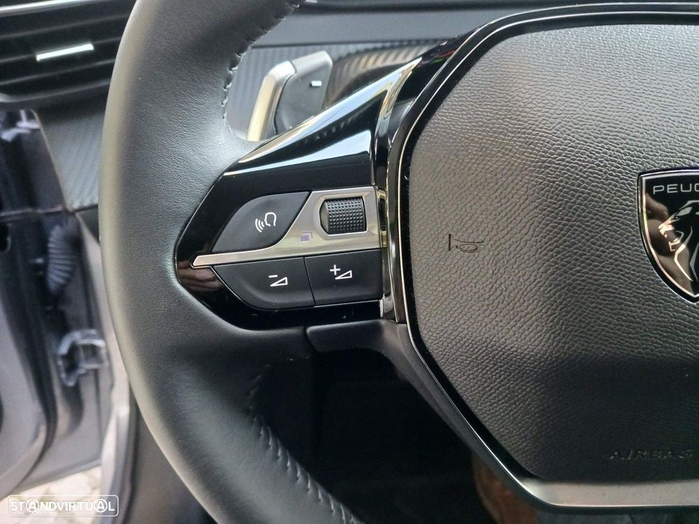 Peugeot 208 1.2 Hybrid Allure e-DCS6 - 26