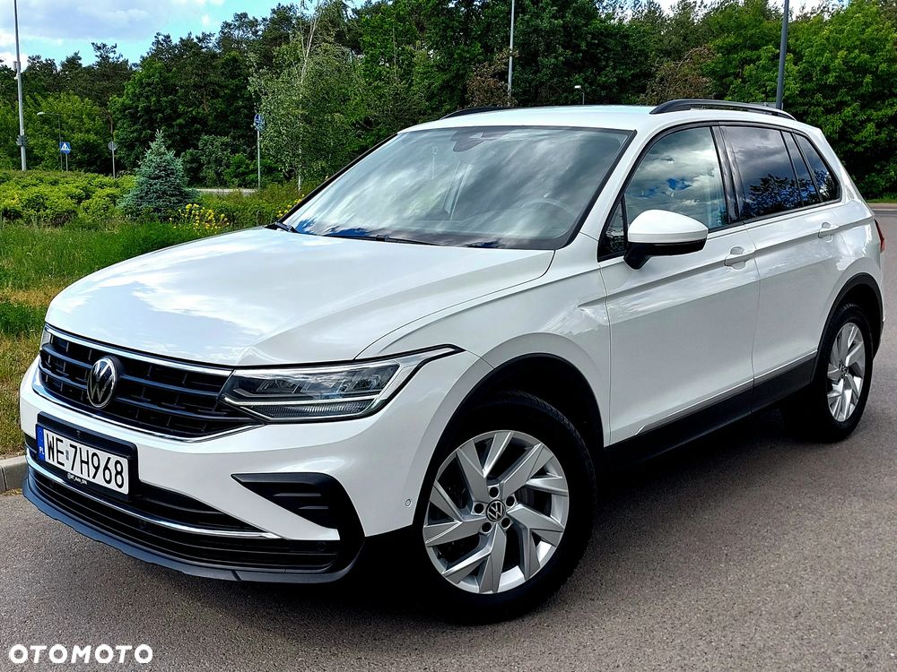 Volkswagen Tiguan - 1