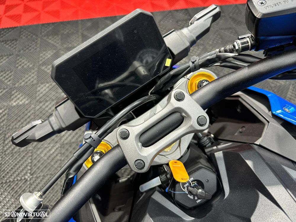 Suzuki GSX S 1000 - 10