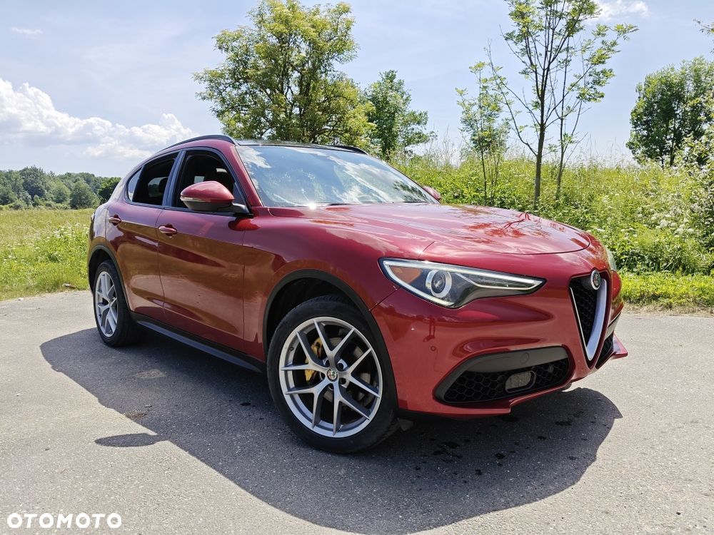 Alfa Romeo Stelvio - 1