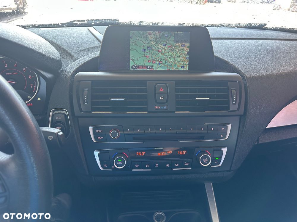 BMW Seria 1 114i Sport Line - 12