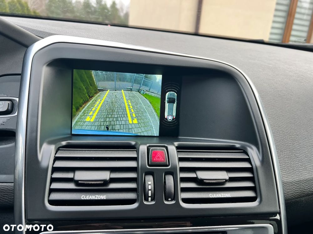 Volvo XC 60 D3 Geartronic Momentum - 27