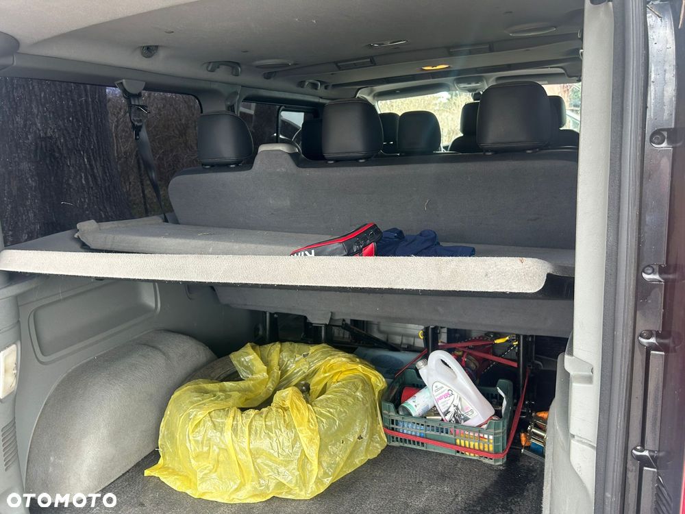 Renault Trafic Grand Passenger Black Edition - 13