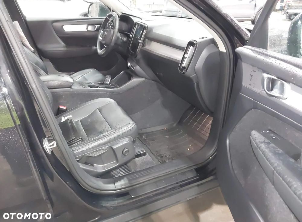 Volvo XC 40 T5 AWD Momentum - 7