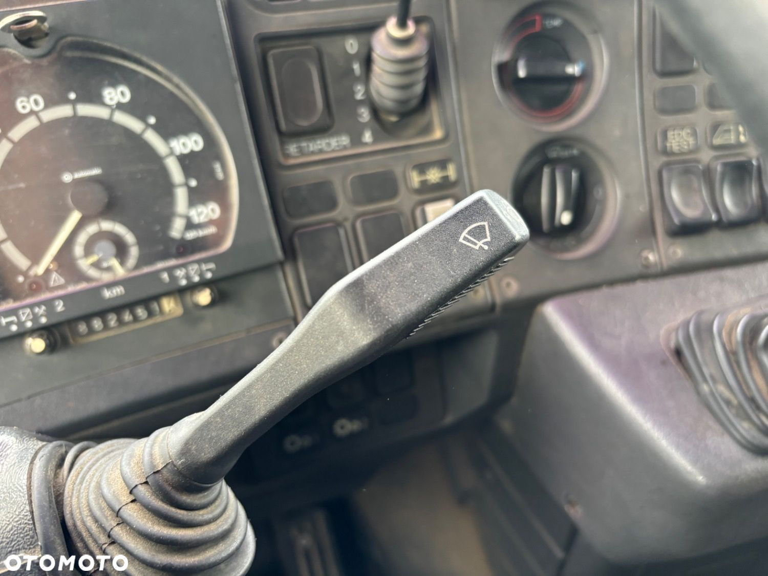 Scania T143 Ha 500 - 15