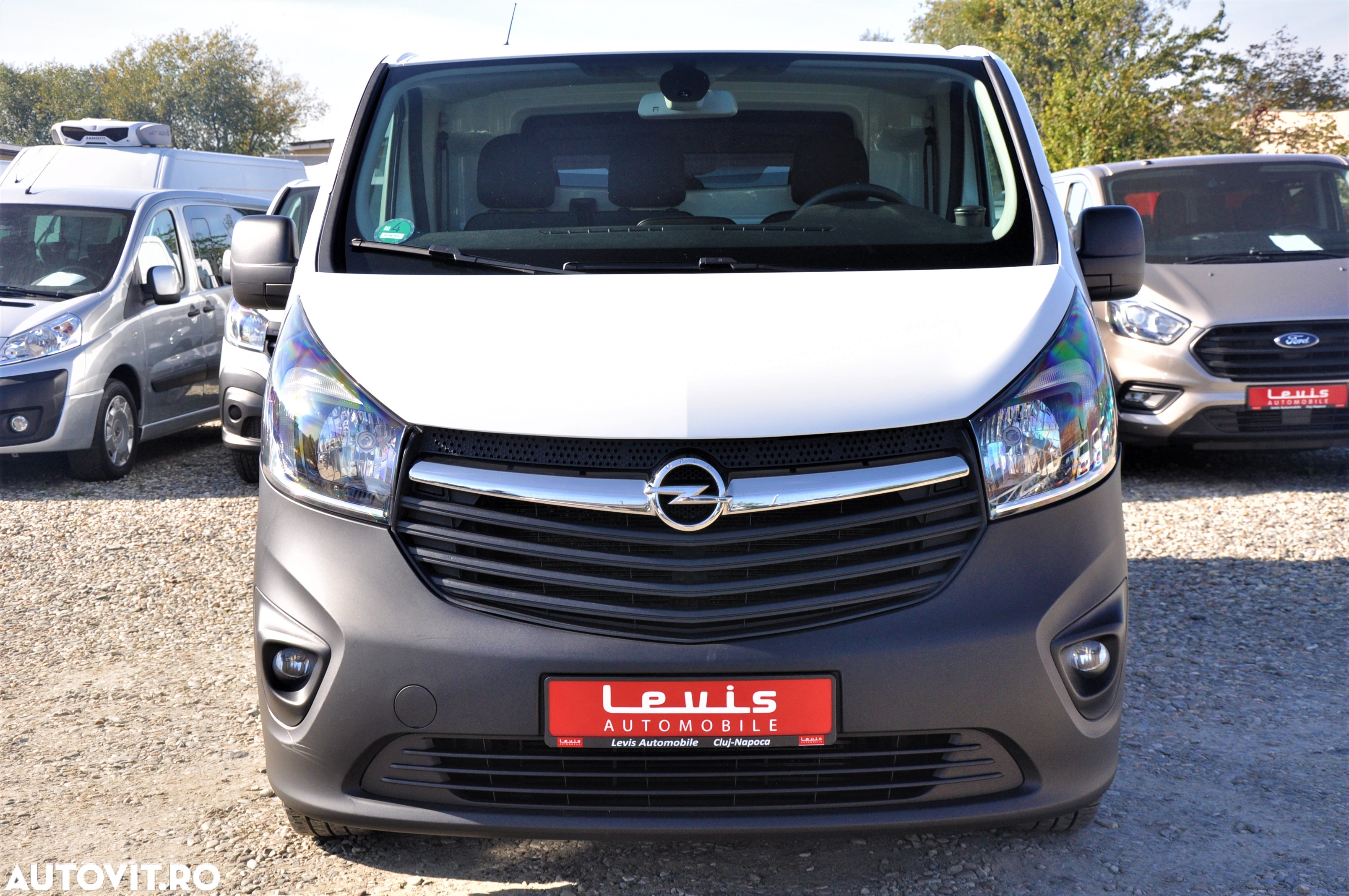 Opel Vivaro Furgon 3 Locuri - 2