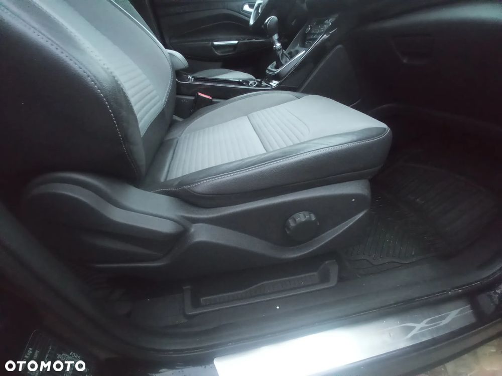 Ford Kuga 2.0 TDCi 4x4 Vignale - 27