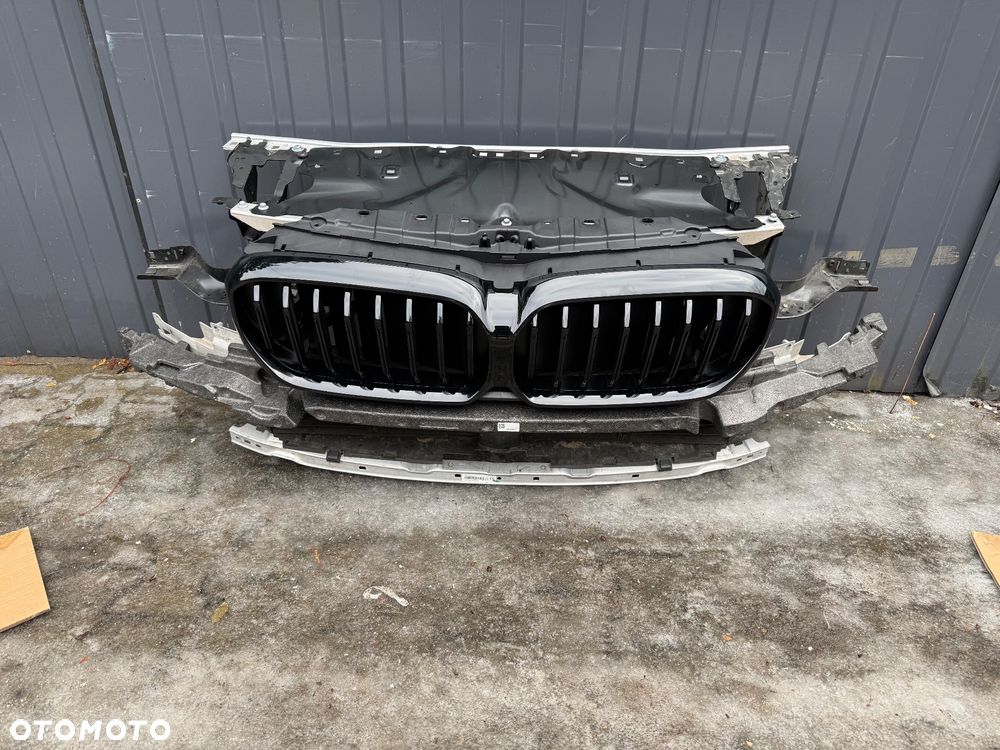 PAS PRZEDNI BMW G30 G31 CAŁY LIFT ORYGINAL - 1