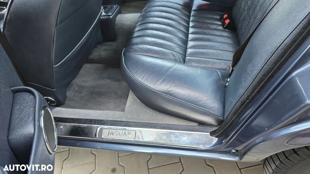 Jaguar XJ - 18