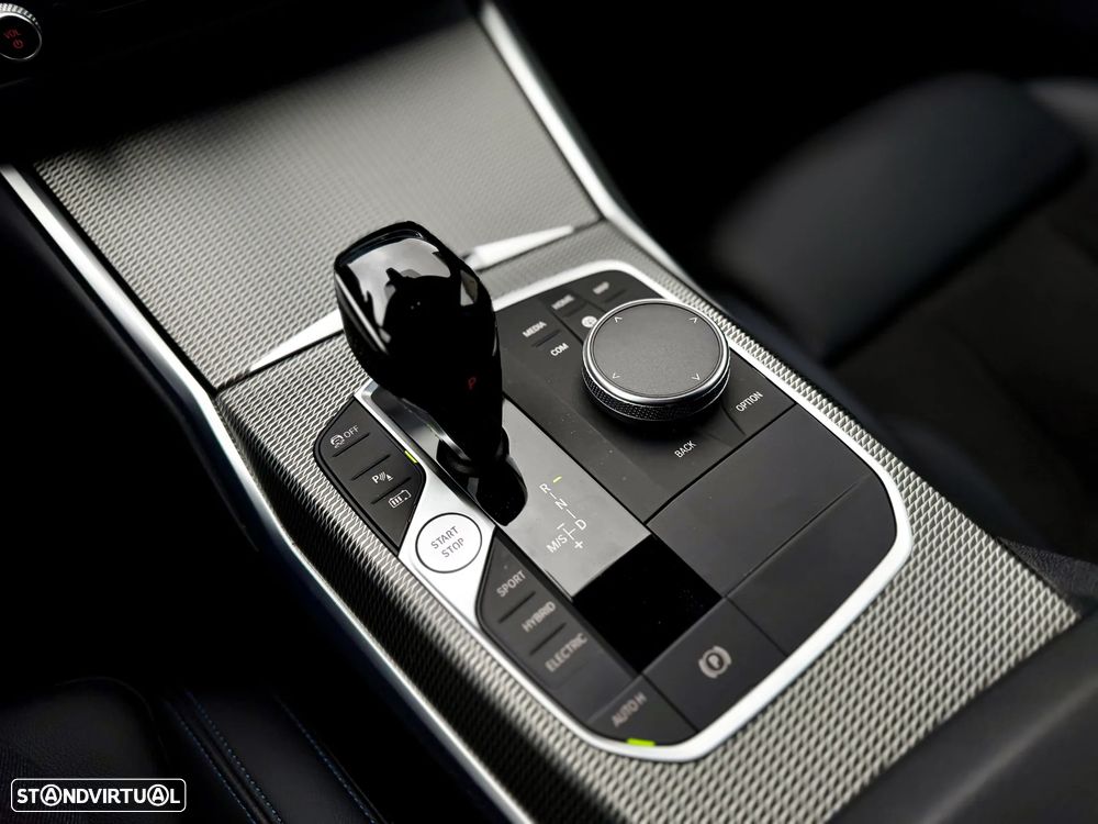 BMW 320 e Pack M Auto - 25