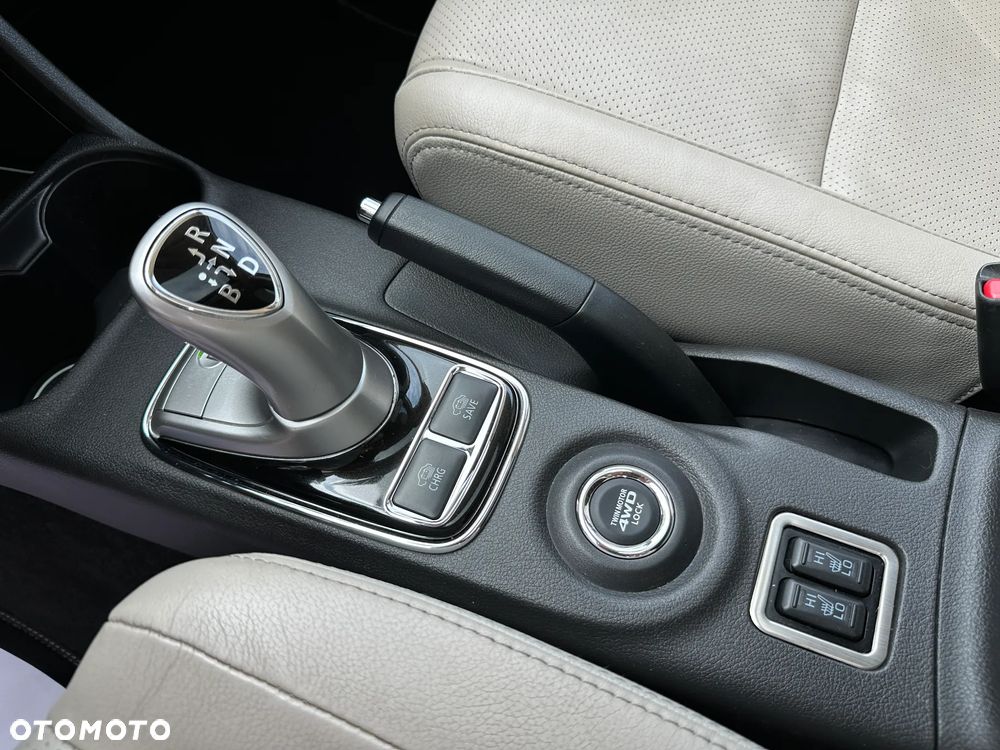 Mitsubishi Outlander - 24