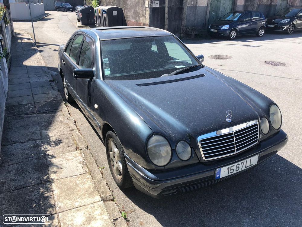 Mercedes-Benz E 200 Classic - 1