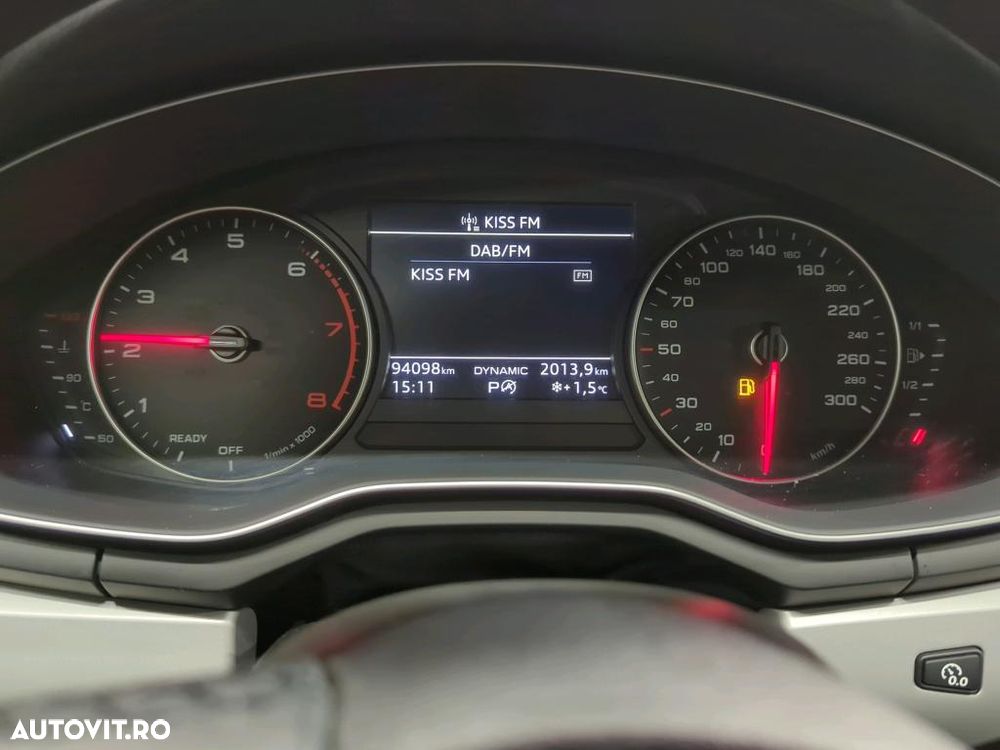 Audi A4 2.0 40 TFSI quattro S tronic MHEV Basic - 6