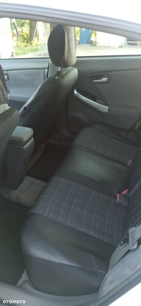 Toyota Prius 1.8 HSD Luna - 27