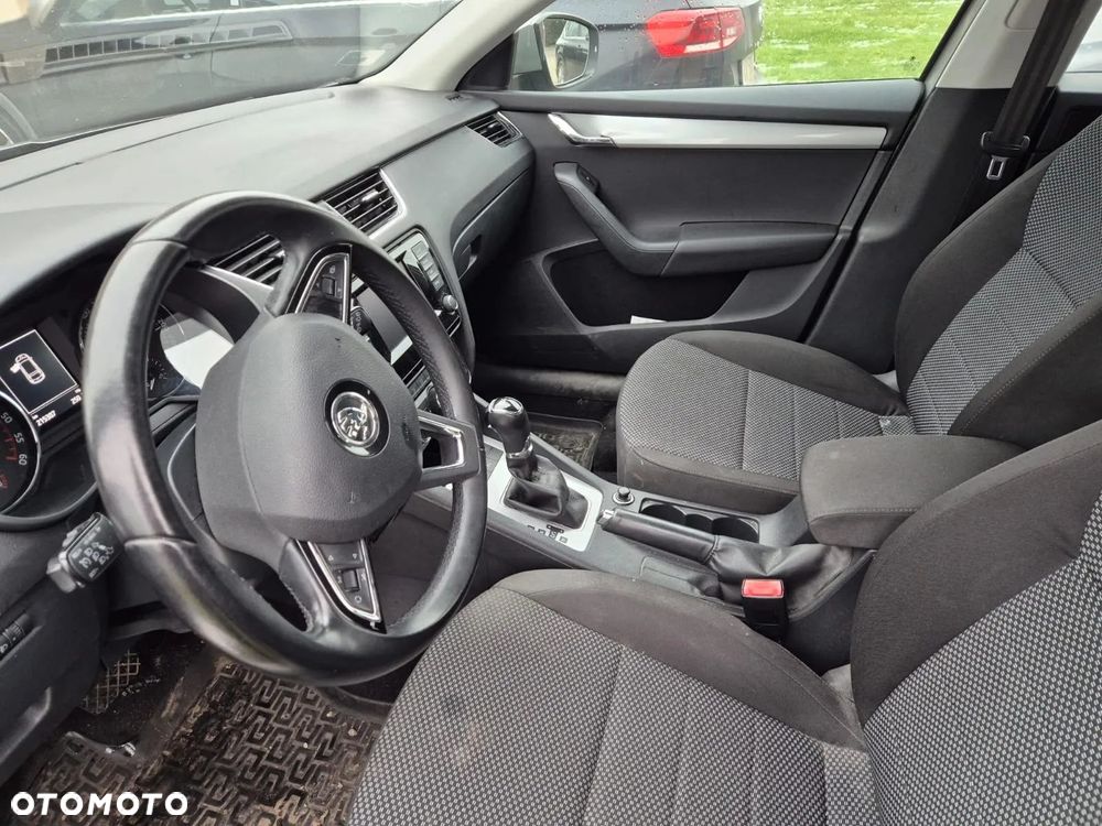 Skoda Octavia 2.0 TDI Elegance DSG - 6