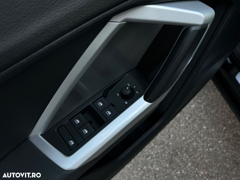 Audi Q3 40 TFSI quattro S tronic S line - 35